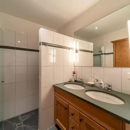 公寓 Chesa La Buot - *